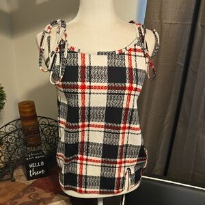 NWOT Fitted Black and White Tie Front Sleeveless Tank Top
